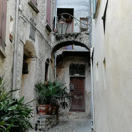 L'antico Borgo, Un Mix Di Storia E Romanticismo Lierna